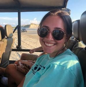 Meet your Posher, Alexis